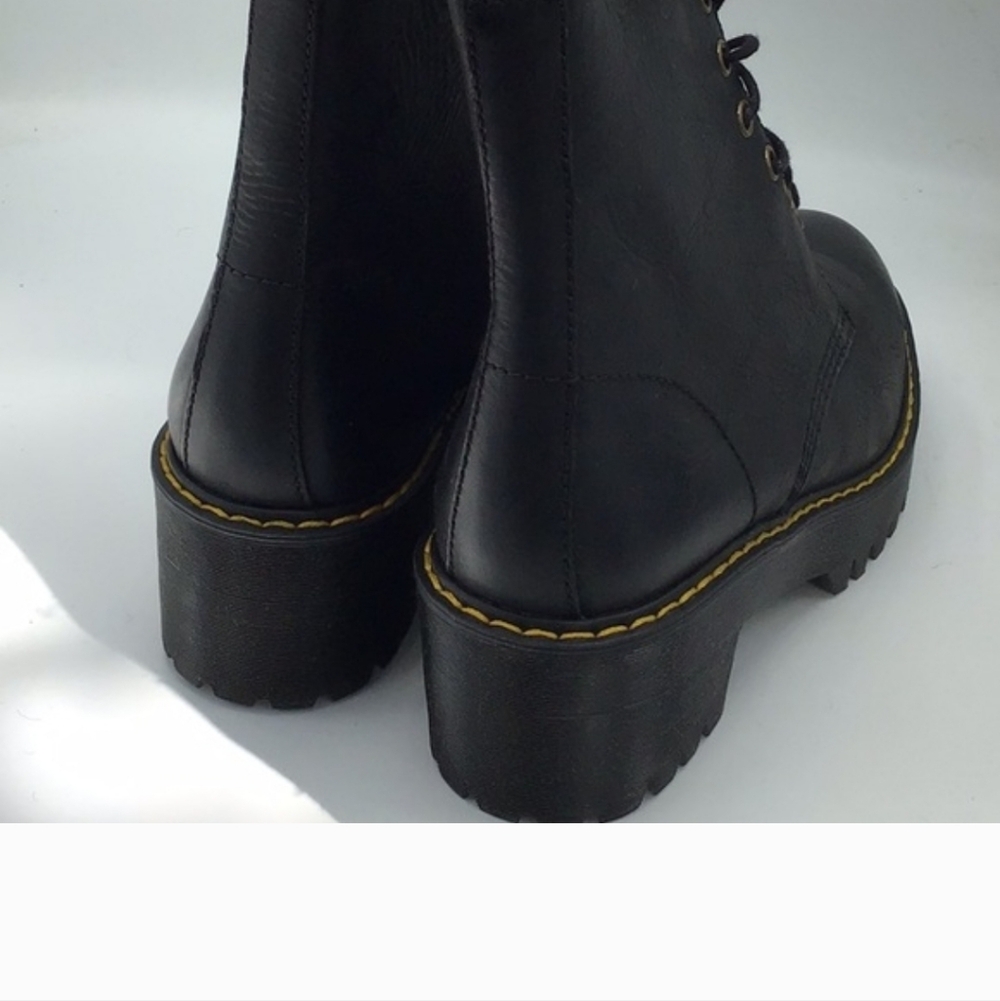 Dr Martens Shriver Hi Size 6 Women New No Box Or Tags - Picture 2 of 3
